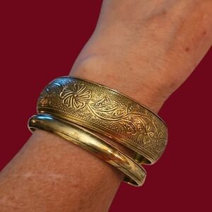 Vintage Set of Two Floral Brass Bangle Bracelets